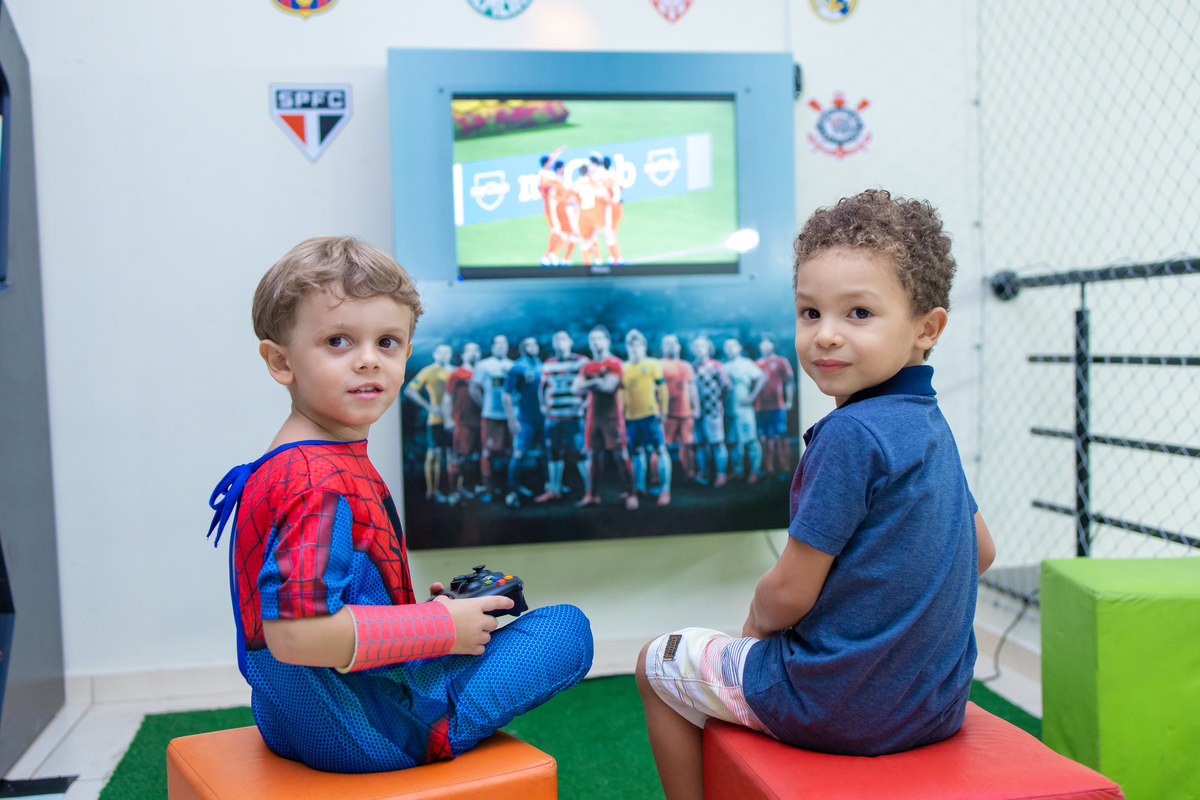 festa spider man homem aranha bauru aniversario infantil menino fotografia de familia video game brincando festa