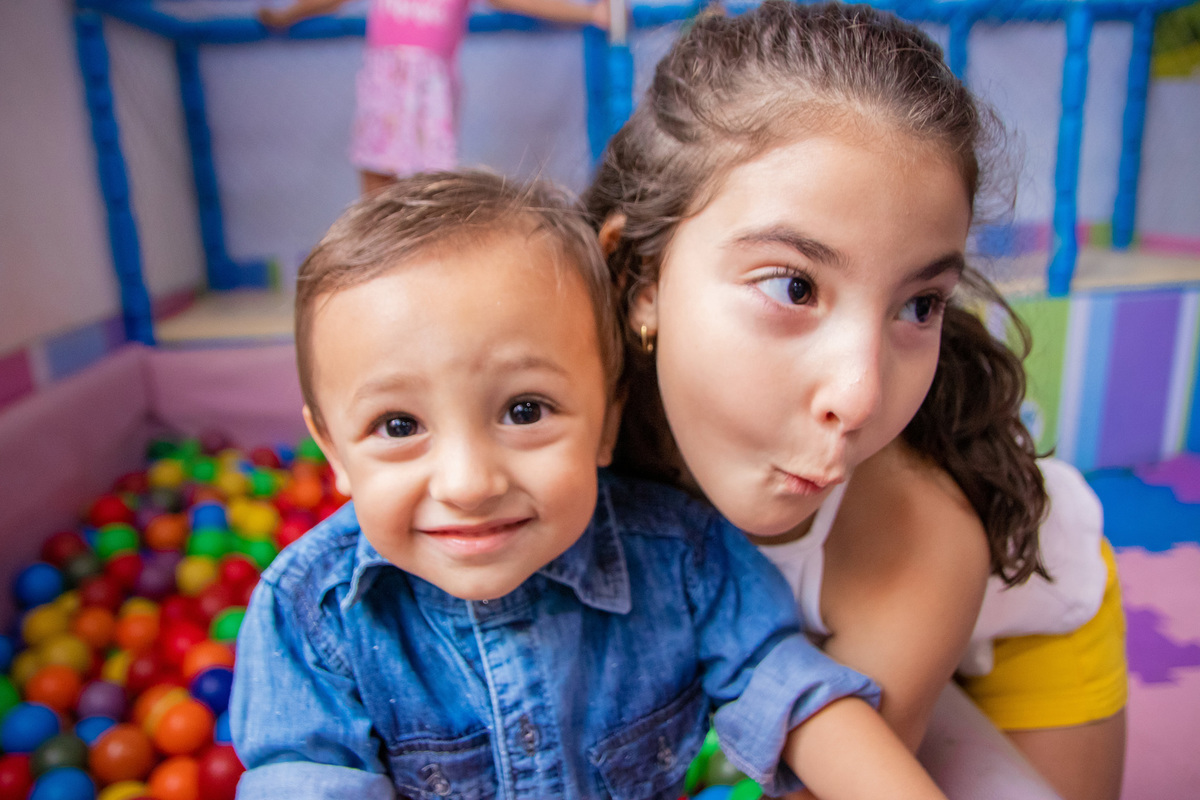 Aniversário Gabriel minions decoração infantil festa aniversário biscoito buffet infantil bauru primos festa piscina de bolinhas