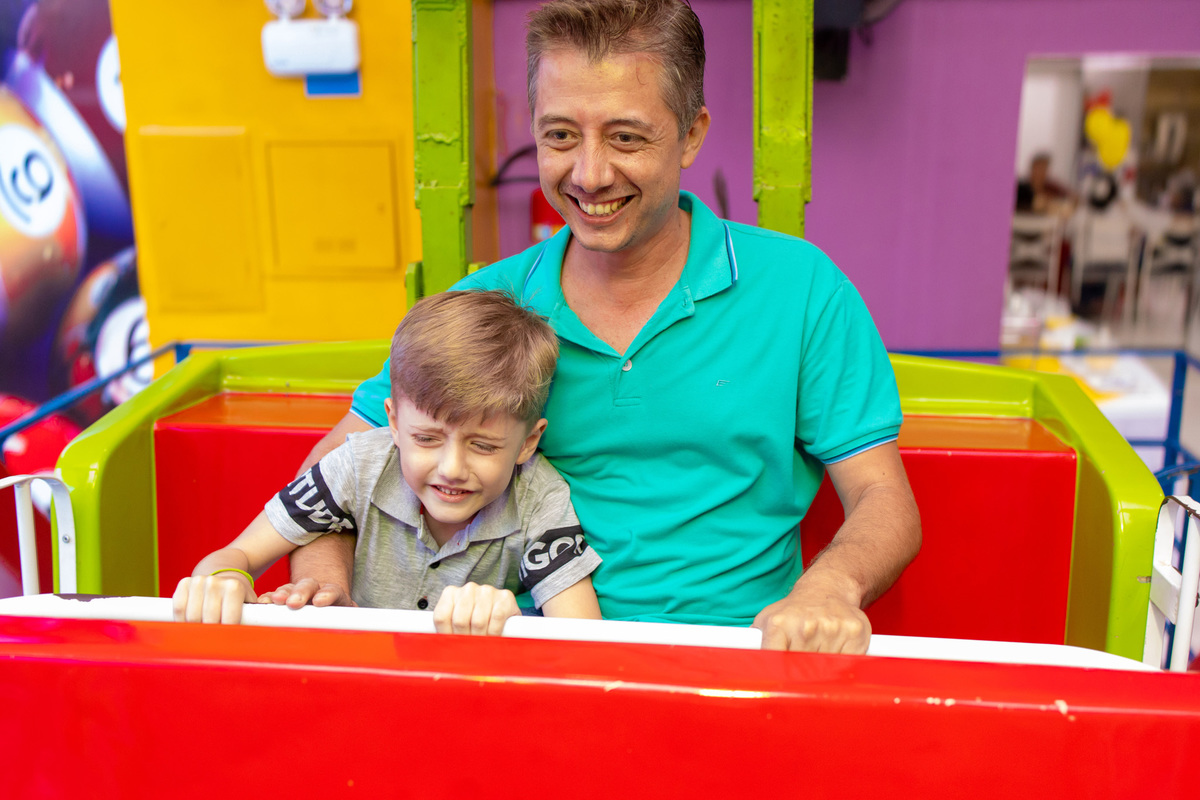 festa mickey disney bauru fotografia infantil fotografia de familia aniversário infantil decoração decor space fun barco viking com o pai