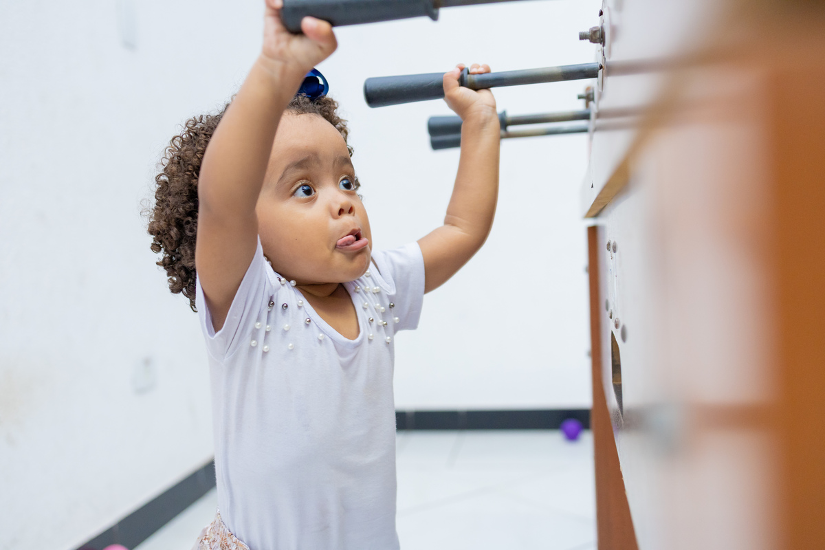 aniversário-3-anos-bauru-olivia sereia festa infantil decoração laços para meninas  pebolim brinquedo para festa infantil