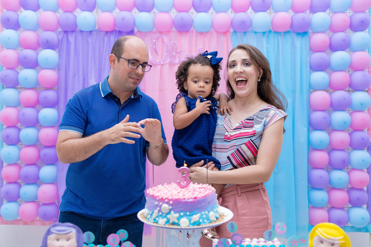 aniversário-3-anos-bauru-olivia sereia festa infantil decoração laços para meninas  hora do parabéns festa infantil