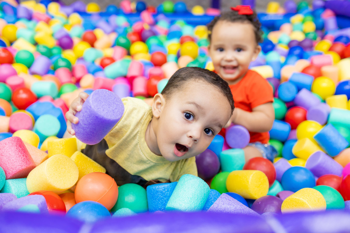 aniversário chapéuzinho vermelho, bauru, festa infantil, buffet infantil, buffet infantil em bauru, buffet kolorê, decoração aniversário infantil, piscina de bolinhas, fotografia piscina de bolinhas