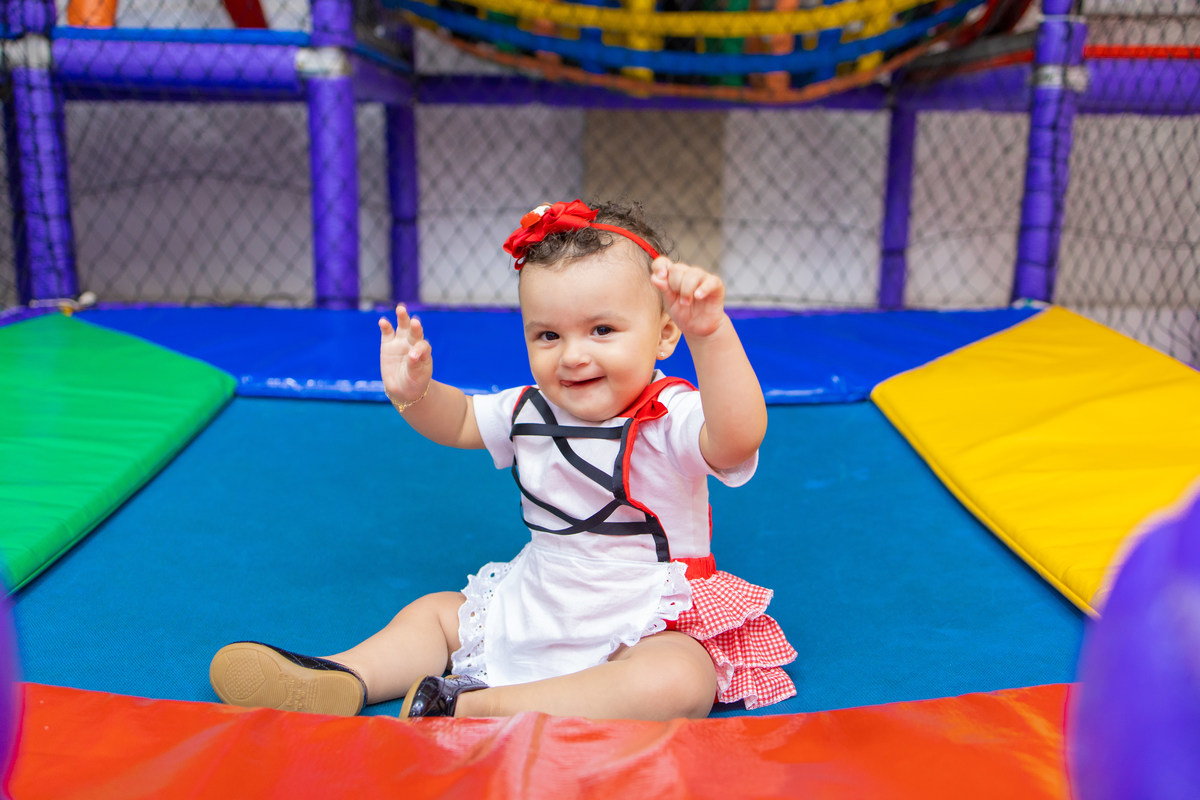 aniversário chapéuzinho vermelho, bauru, festa infantil, buffet infantil, buffet infantil em bauru, buffet kolorê, decoração aniversário infantil, pula pula, brinquedo para aniversário infantil