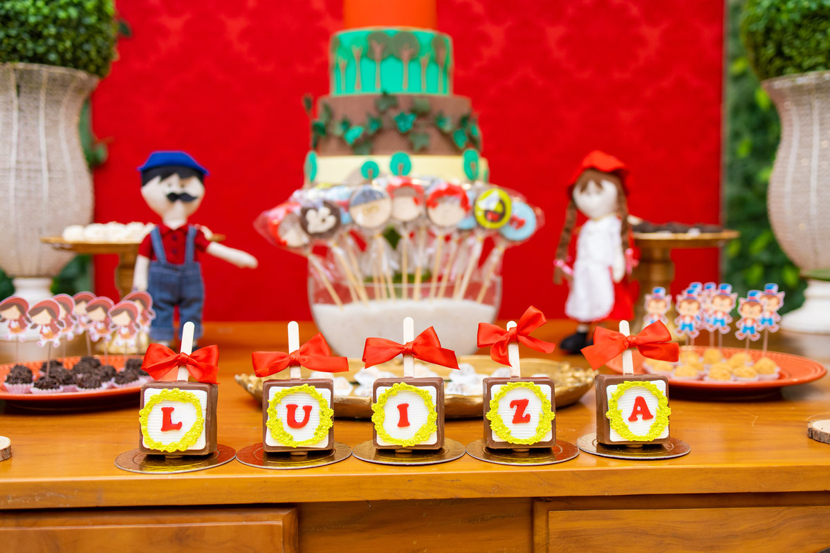aniversário chapéuzinho vermelho, bauru, festa infantil, buffet infantil, buffet infantil em bauru, buffet kolorê, decoração aniversário infantil, piscina de bolinhas, brinquedo para aniversário infantil doce personalizado