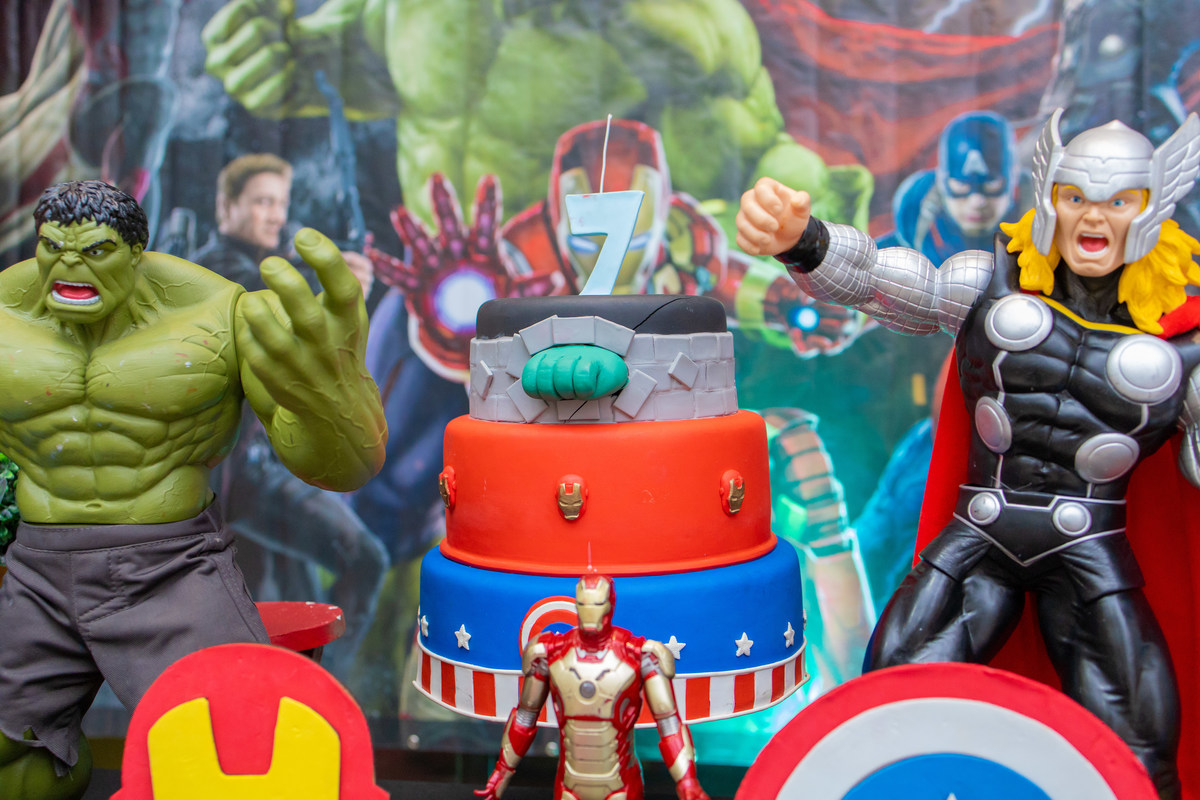 aniversário de menino, fotografia infantil, fotografia espontanea,festa infantil, decoração para aniversário infantil, buffet pipoca bauru, buffet infantil em bauru, bolo fake herói