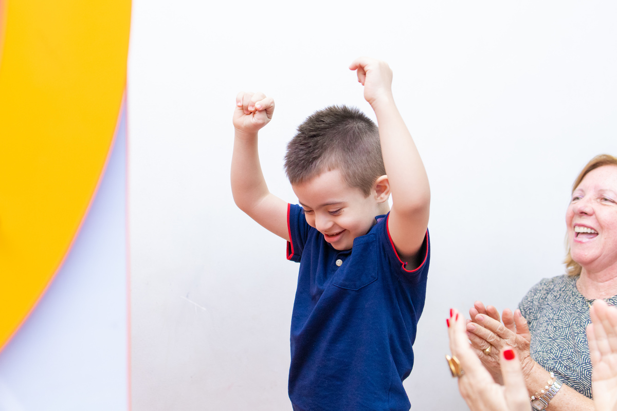 aniversário de menino, fotografia infantil, fotografia espontanea,festa infantil, decoração para aniversário infantil, buffet pipoca bauru, buffet infantil em bauru, jogando basquete
