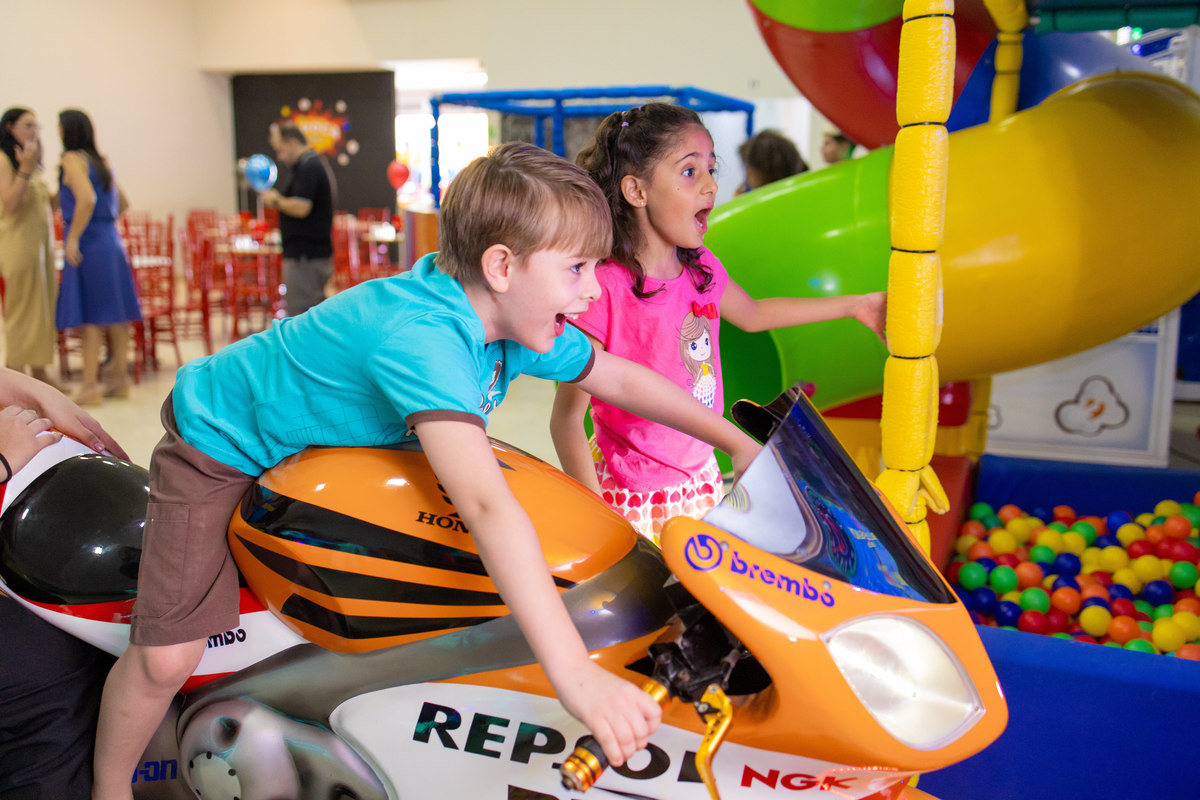 aniversário de menino, fotografia infantil, fotografia espontanea,festa infantil, decoração para aniversário infantil, buffet pipoca bauru, buffet infantil em bauru, moto, brinquedo para festa infantil