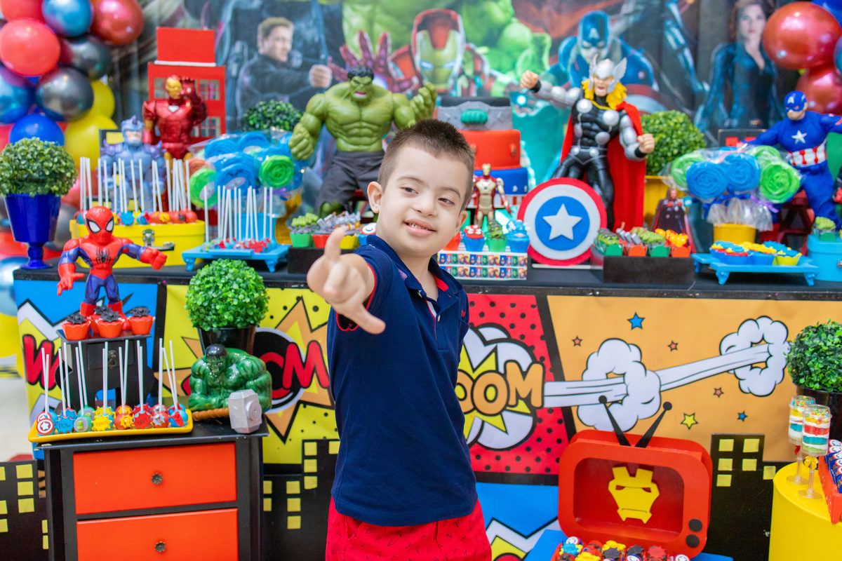 aniversário de menino, fotografia infantil, fotografia espontanea,festa infantil, decoração para aniversário infantil, buffet pipoca bauru, buffet infantil em bauru, pose com heróis