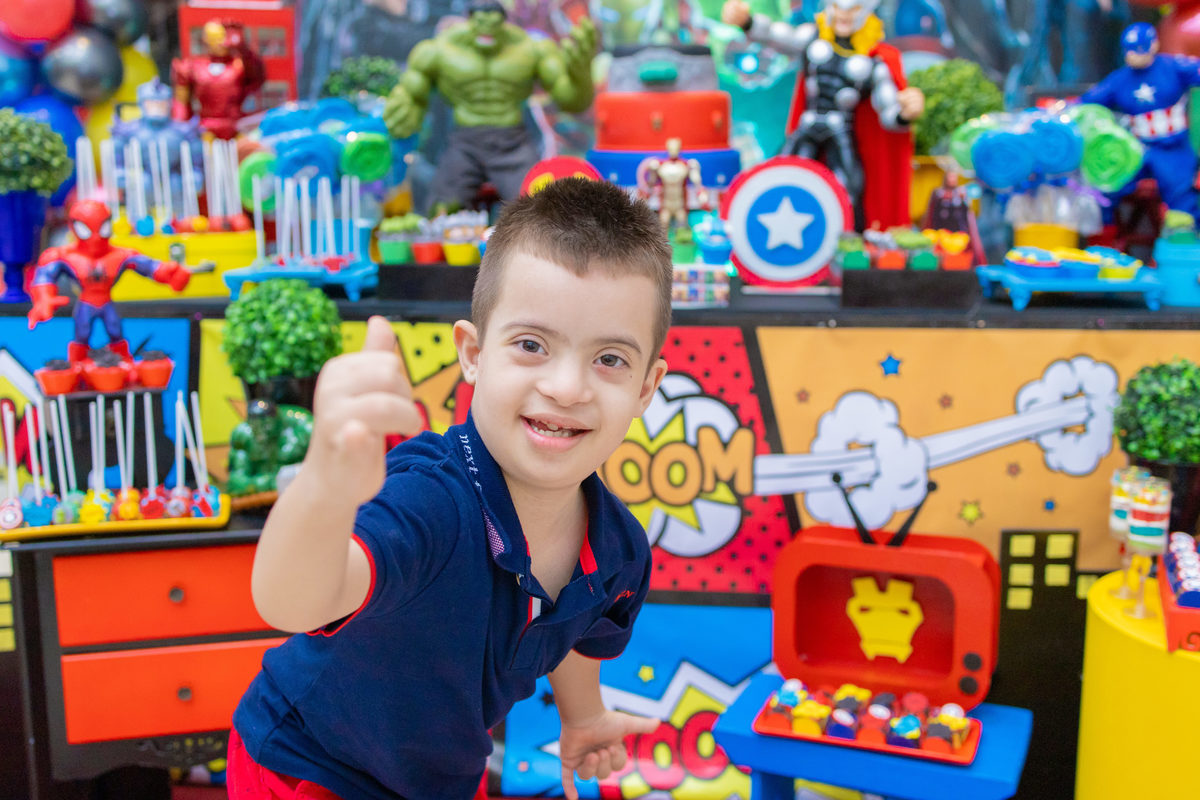 aniversário de menino, fotografia infantil, fotografia espontanea,festa infantil, decoração para aniversário infantil, buffet pipoca bauru, buffet infantil em bauru, foto com vingadores