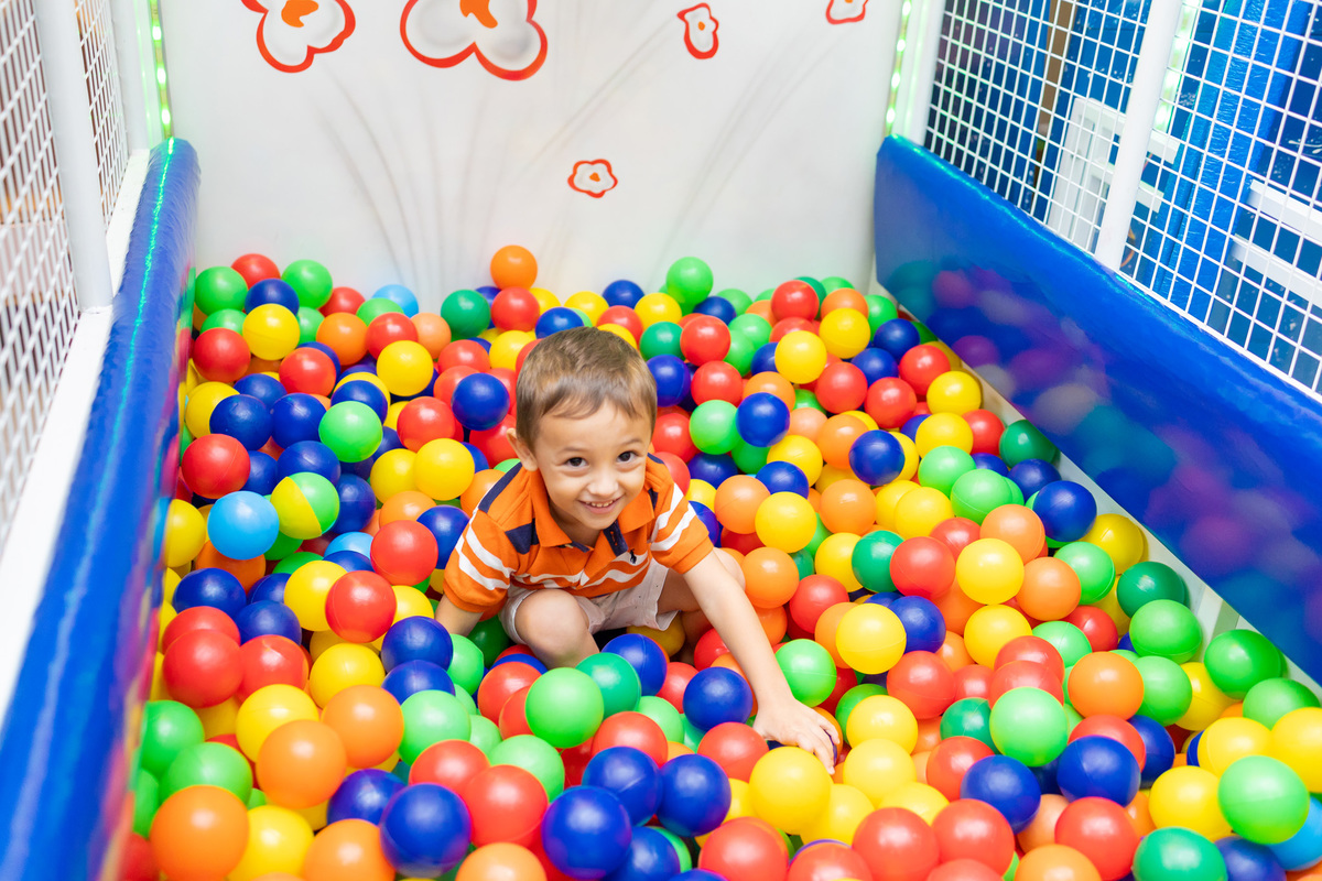 aniversário infantil, painel led, buffet pipoca, buffet infantil em bauru, aniversário infantil em bauru, decoração infantil, decoração masha e o urso, fotografo em bauru, piscina de bolinhas, tombo legal