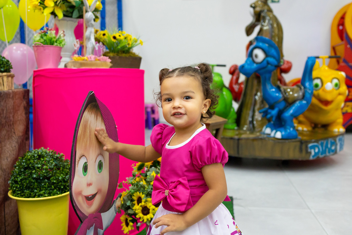 aniversário infantil, painel led, buffet pipoca, buffet infantil em bauru, aniversário infantil em bauru, decoração infantil, decoração masha e o urso, vestido para festa infantil