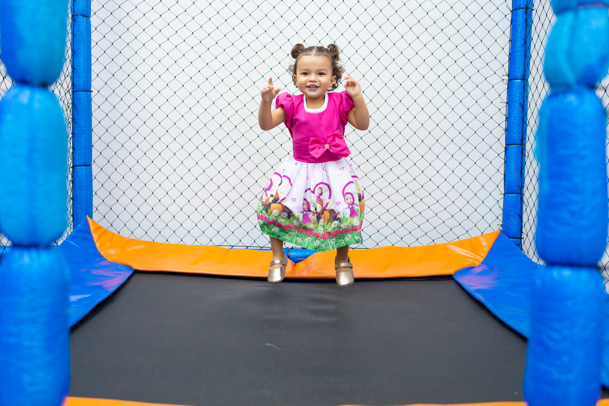 aniversário infantil, painel led, buffet pipoca, buffet infantil em bauru, aniversário infantil em bauru, decoração infantil, decoração masha e o urso, fotografo em bauru, brincando no pula pula 