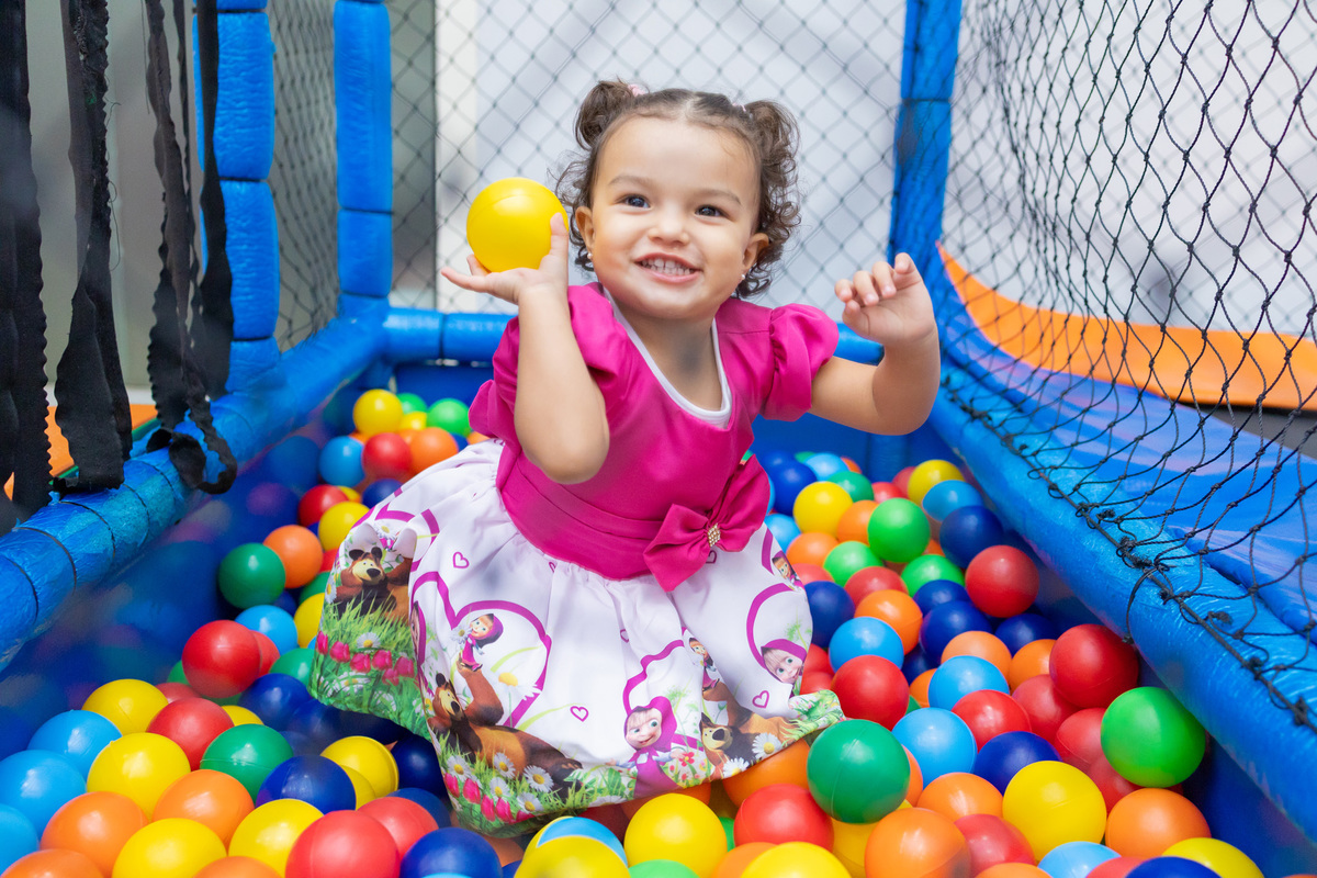aniversário infantil, painel led, buffet pipoca, buffet infantil em bauru, aniversário infantil em bauru, decoração infantil, decoração masha e o urso, fotografo em bauru, piscina de bolinhas