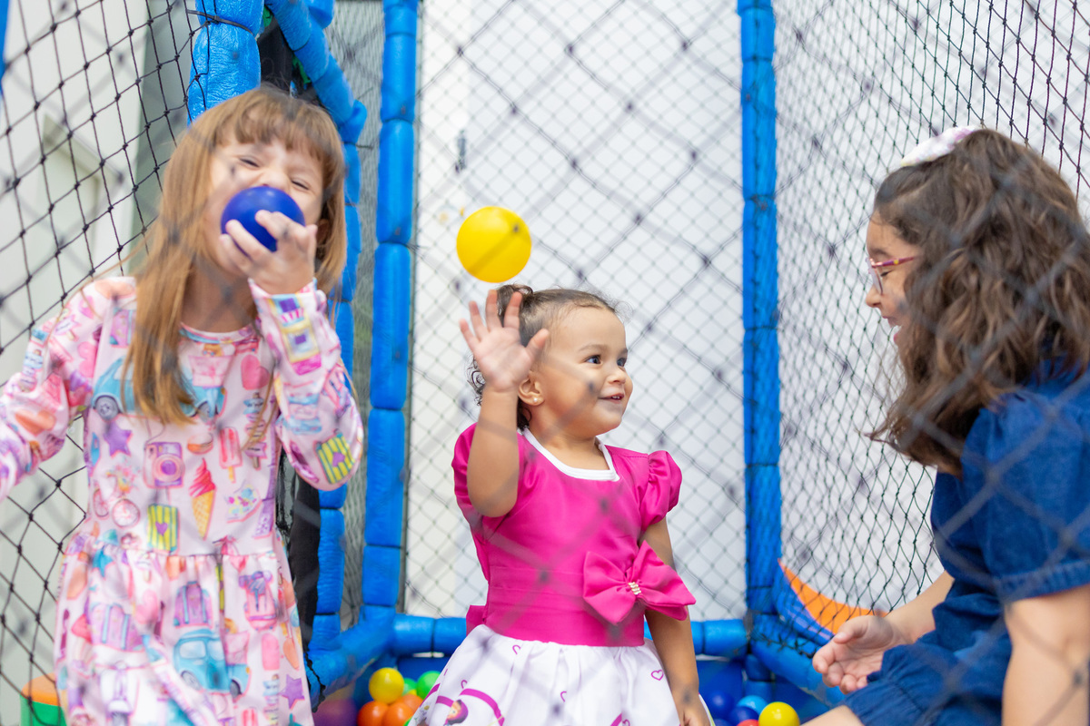 aniversário infantil, painel led, buffet pipoca, buffet infantil em bauru, aniversário infantil em bauru, decoração infantil, decoração masha e o urso, fotografo em bauru, festa na piscina de bolinhas