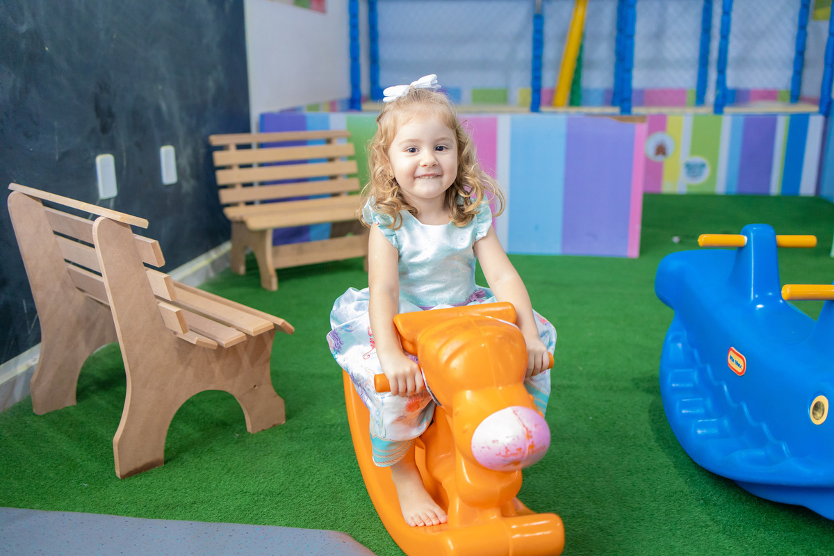 infantil, fotografia de família, festa infantil, buffet infantil, decoração para aniversário infantil, doces personalizados, fotografo em bauru, cavalinho brinquedo buffet biscoito e cia 