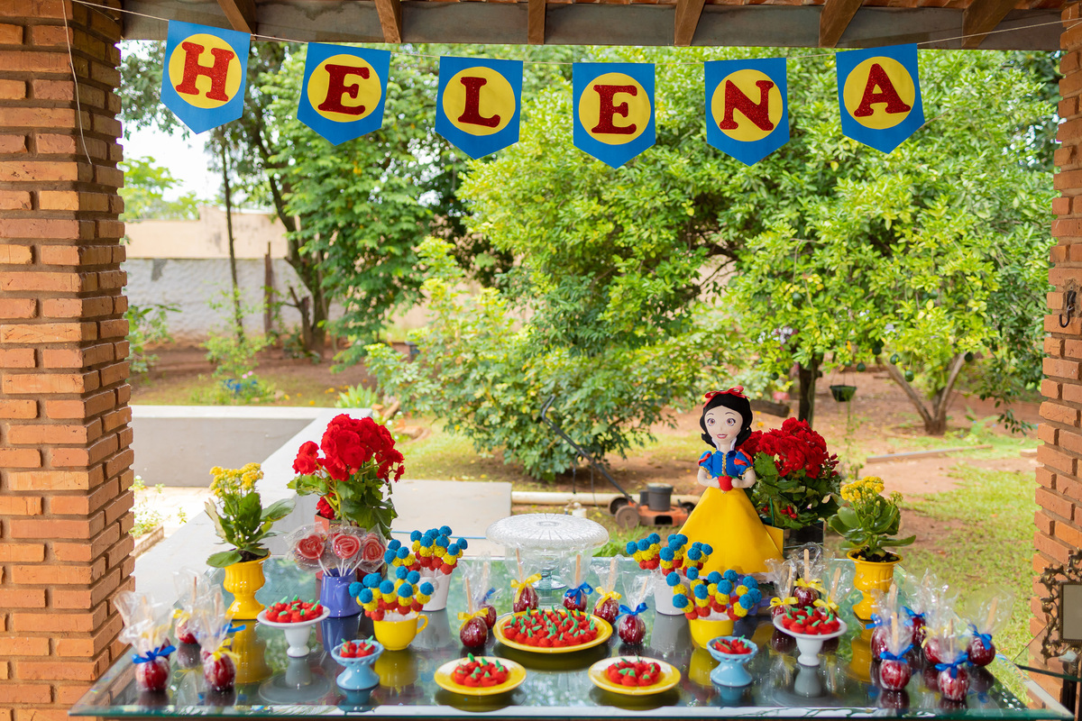 aniversário infantil em bauru, aniversário infantil, festa de criança, aniversário em casa, decoração para aniversário infantil, buffet infantil em bauru, fotografia espontanea, fotografia infantil em bauru, branca de neve