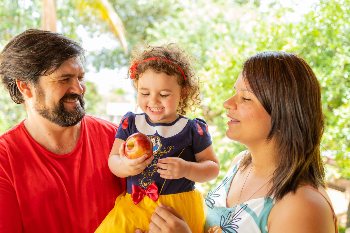 aniversário infantil em bauru, aniversário infantil, festa de criança, aniversário em casa, decoração para aniversário infantil, buffet infantil em bauru, fotografia espontanea, fotografia infantil em bauru, vestido branca de neve