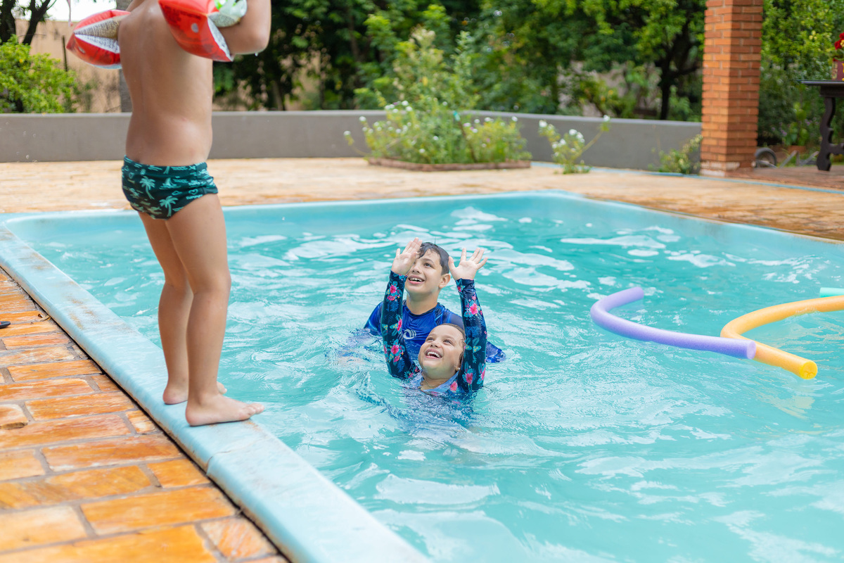 aniversário infantil em bauru, aniversário infantil, festa de criança, aniversário em casa, decoração para aniversário infantil, buffet infantil em bauru, fotografia espontanea, fotografia infantil em bauru, brincadeiras na piscina