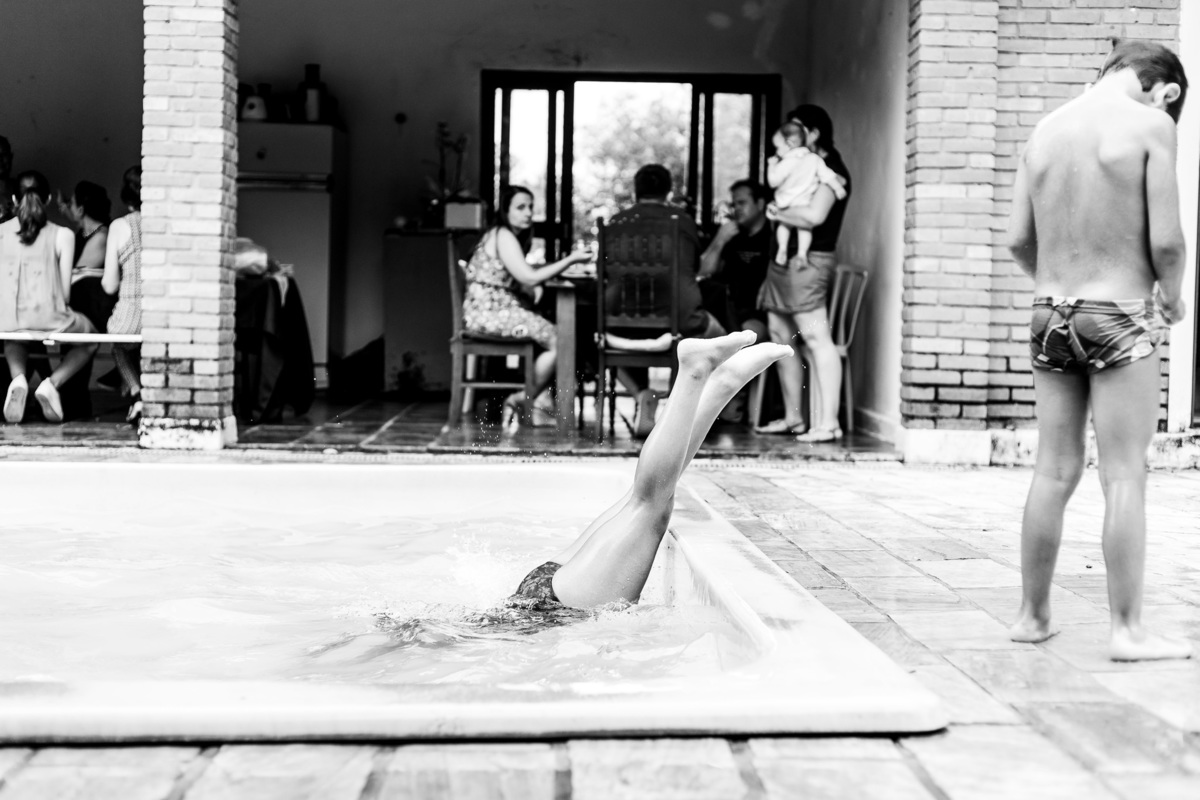 aniversário infantil em bauru, aniversário infantil, festa de criança, aniversário em casa, decoração para aniversário infantil, buffet infantil em bauru, fotografia espontanea, fotografia infantil em bauru, mergulhando na piscina