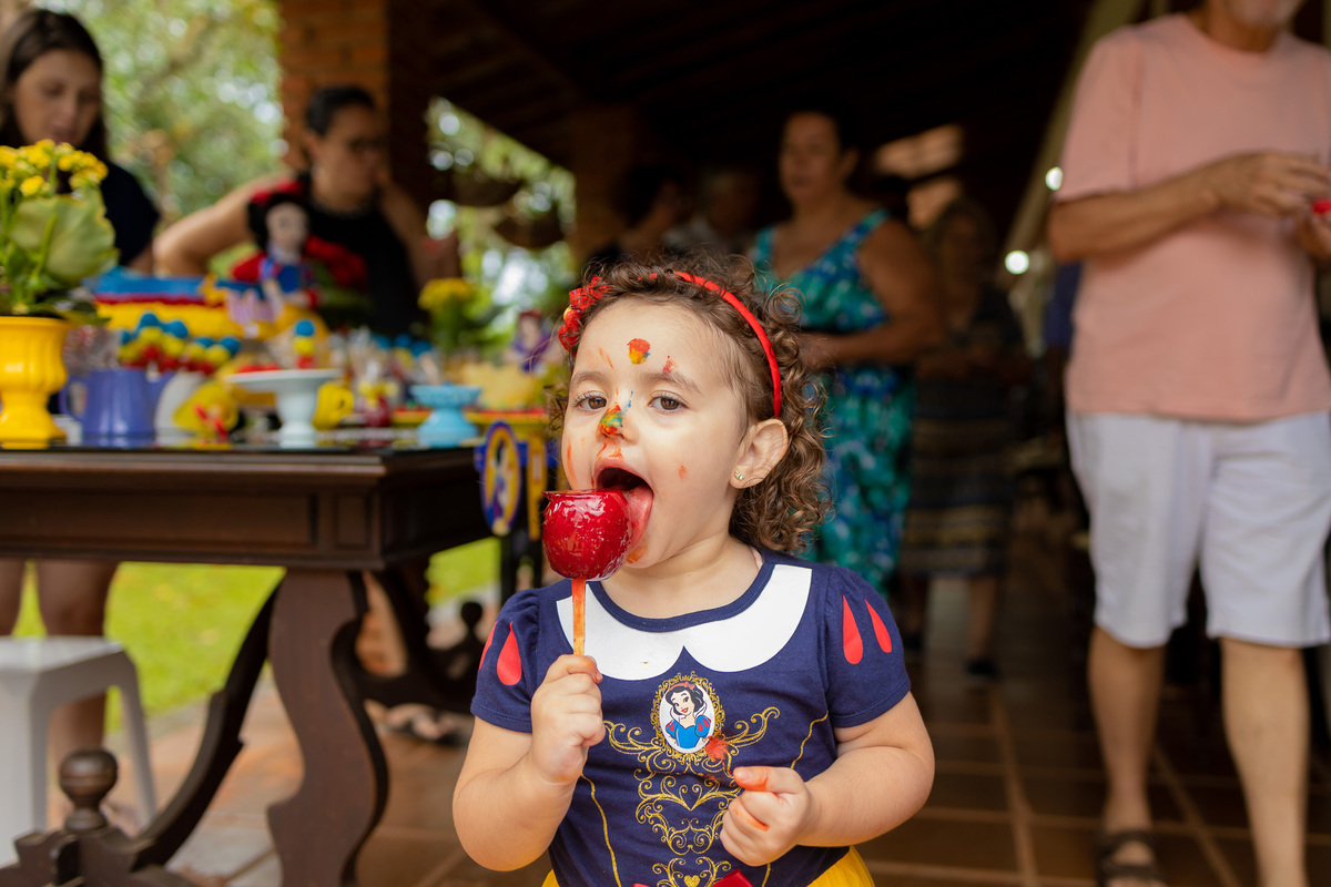 aniversário infantil em bauru, aniversário infantil, festa de criança, aniversário em casa, decoração para aniversário infantil, buffet infantil em bauru, fotografia espontanea, fotografia infantil em bauru, maçã do amor para festa