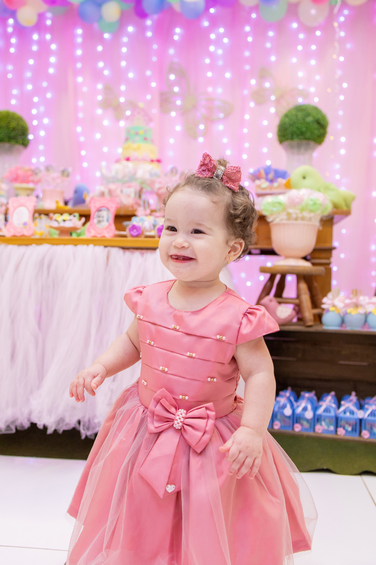 Buffet kolore, buffet infantil em bauru, aniversário infantil em bauru, decoração para aniversário infantil, festa infantil em bauru, decoração jardim encantado, fotografia de família, fotografo lifestyle, laço para menina