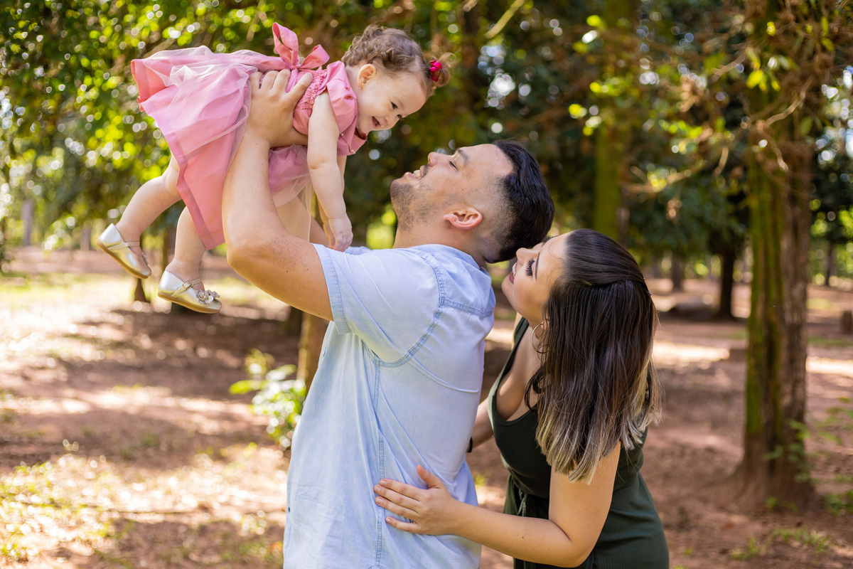 ensaio externo, ensaio lifestyle em bauru, fotografo de família em bauru, ensaio infantil, ensaio de família, fotografia lifestyle, ensaio pré aniversário, vestido aniversário criança