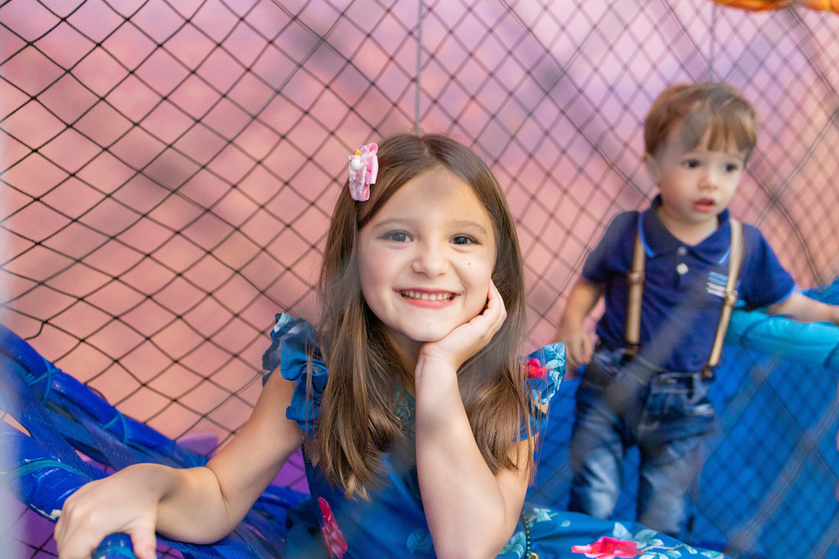 decoração fundo do mar em bauru, mesa barco, mam eventos, fotografo para aniversário infantil, fotografo de crianças, foto posada menina 