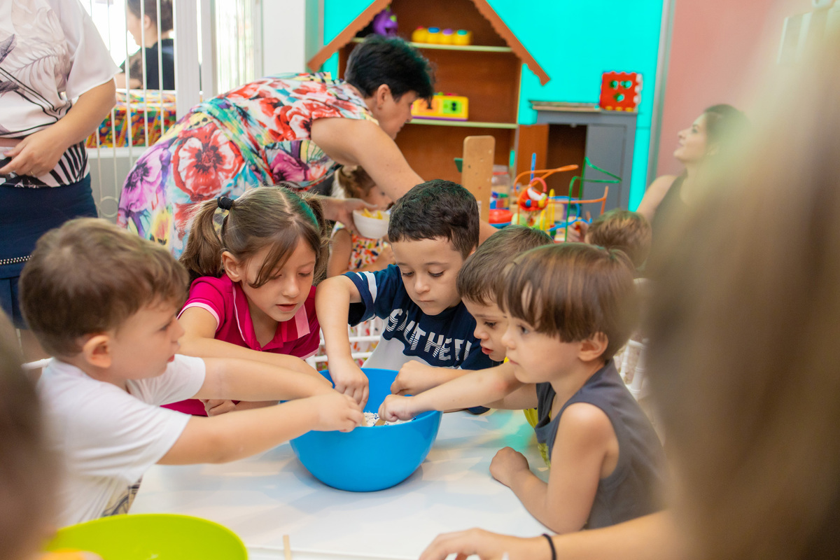 decoração fundo do mar em bauru, mesa barco, mam eventos, fotografo para aniversário infantil, fotografo de crianças, fazendo slime