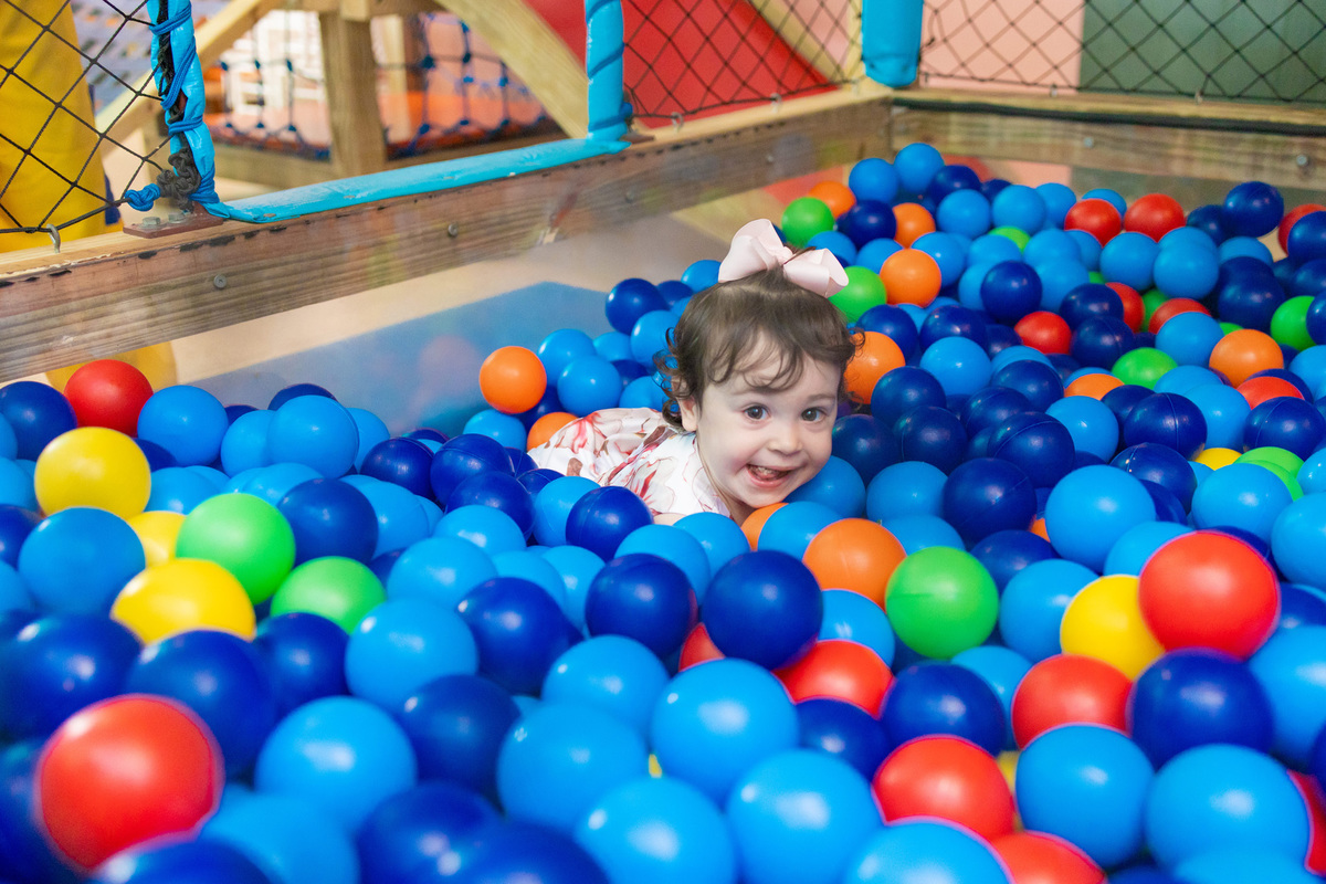 decoração fundo do mar em bauru, mesa barco, mam eventos, fotografo para aniversário infantil, fotografo de crianças, piscina de bolinhas, mar de bolinhas