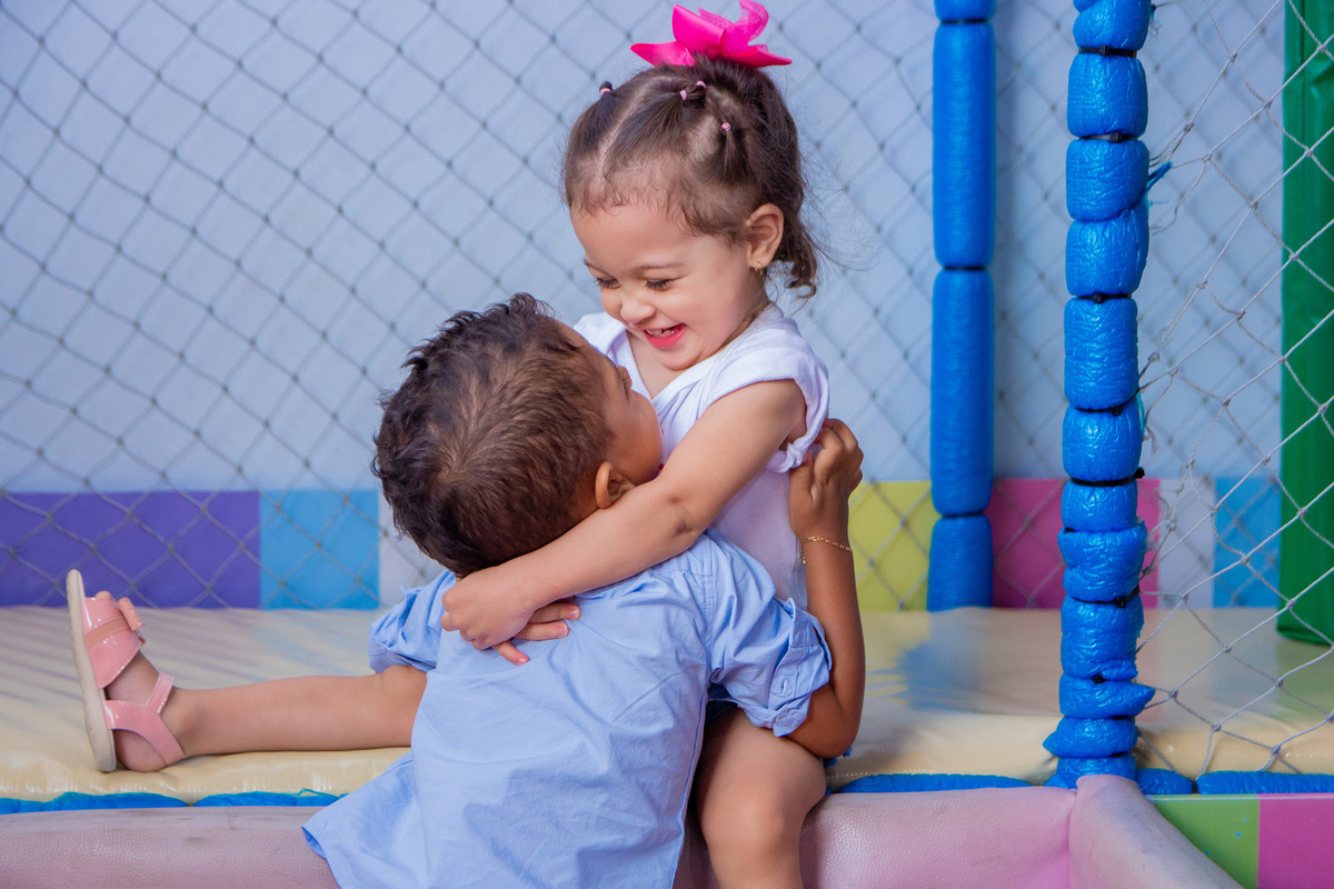 Aniversário infantil em bauru, buffet infantil em bauru, fotografo para aniversário em bauru, fotografo lifestyle em bauru, fotografo de família em bauru, buffet infantl em bauru, abraço criança carinho