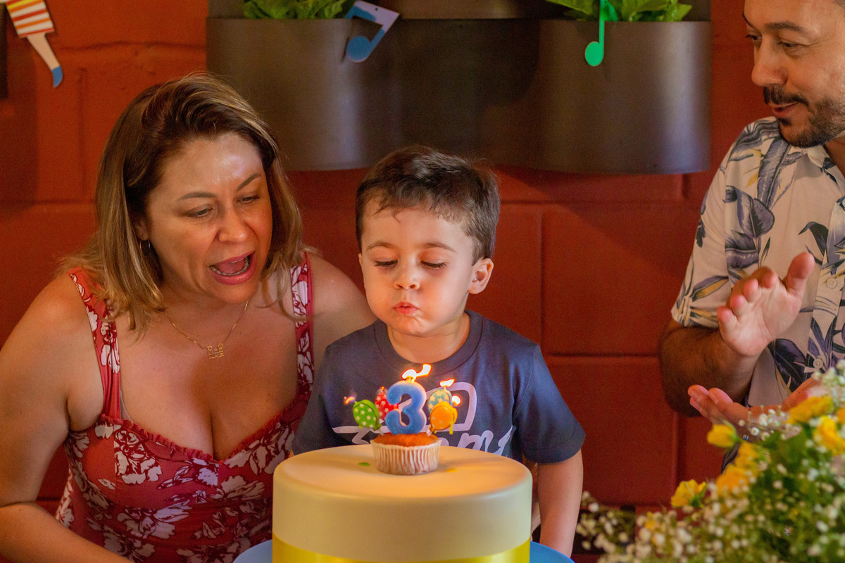 fotografo lifestyle em bauru, fotografia espontanea em bauru, fotografo de familia em bauru, fotografo de aniversário em bauru, aniversário infantil em bauru, aniversário ao ar livre, vela personalizada para aniversário infantil 
