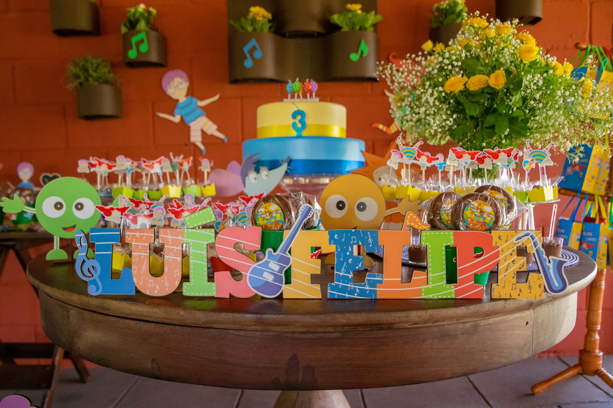 fotografo lifestyle em bauru, fotografia espontanea em bauru, fotografo de familia em bauru, fotografo de aniversário em bauru, aniversário infantil em bauru, aniversário ao ar livre, mesa do bolo