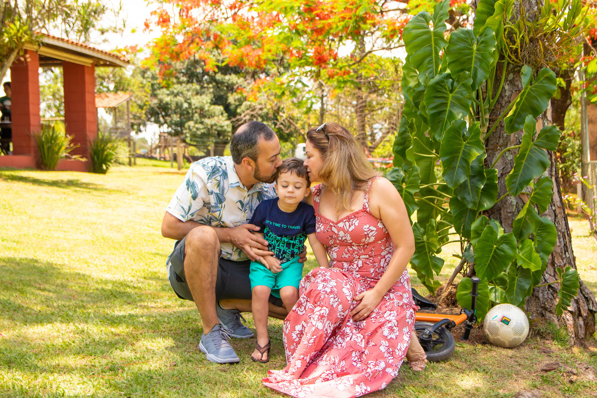 fotografo lifestyle em bauru, fotografia espontanea em bauru, fotografo de familia em bauru, fotografo de aniversário em bauru, aniversário infantil em bauru, aniversário ao ar livre, foto com os pais