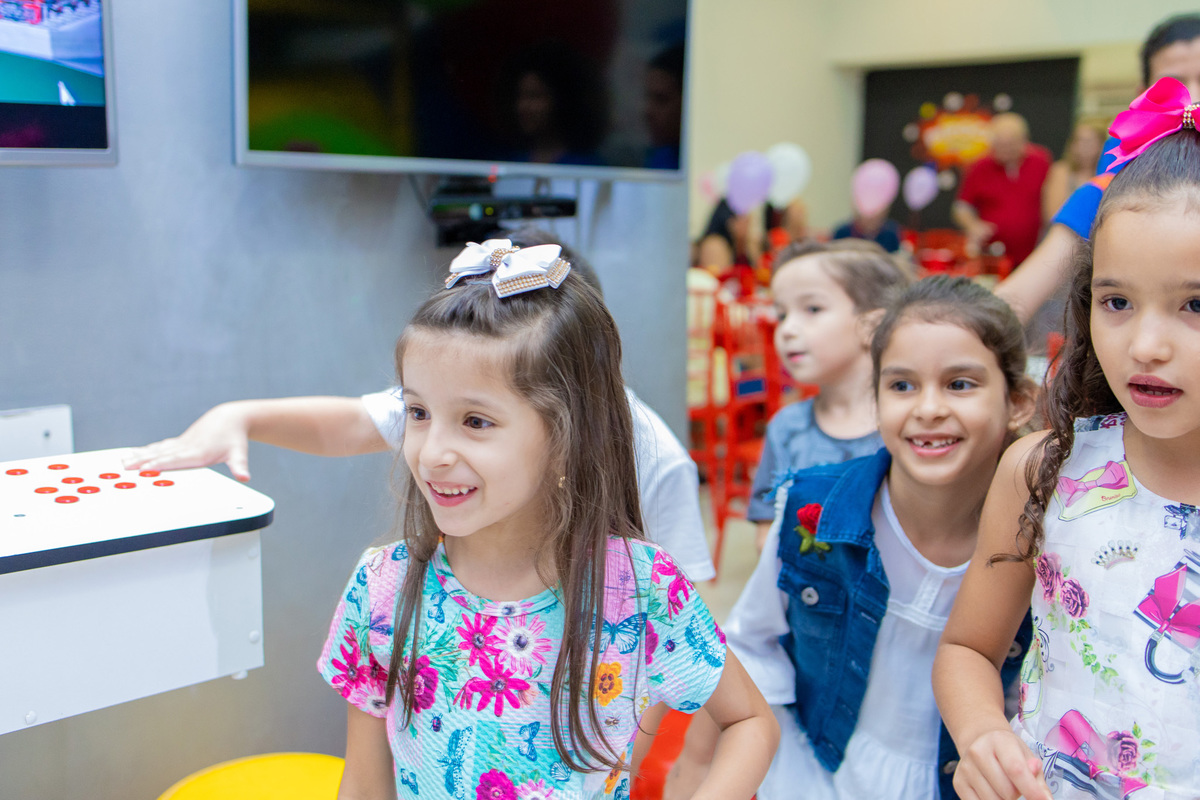 Aniversário infantil em bauru, buffet infantil em bauru, decoração para aniversário em bauru, festa tema lol, buffet pipoca, fotografo infantil, fotografo liffestyle, fotografo em bauru, diversão para crianças