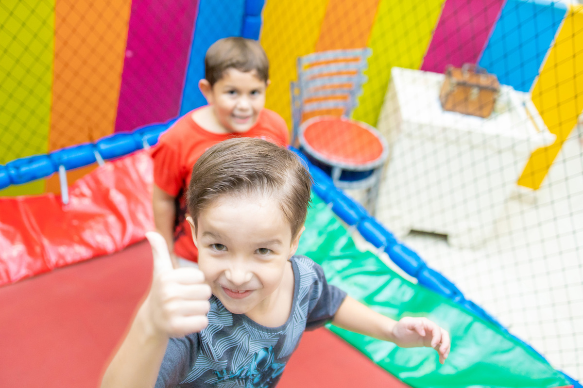 Aniversário infantil em bauru, buffet infantil em bauru, decoração para aniversário em bauru, festa tema lol, buffet pipoca, fotografo infantil, fotografo liffestyle, fotografo em bauru, pula pula para crianças