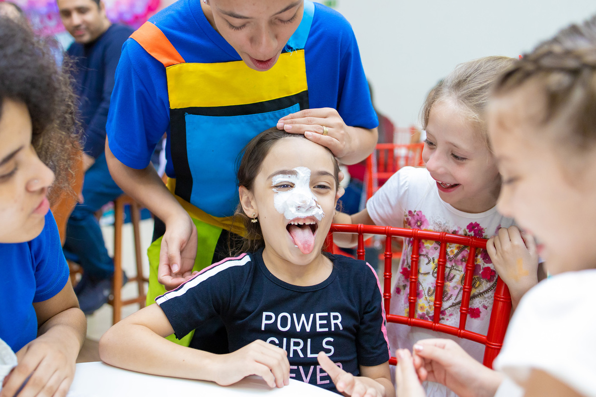 Aniversário infantil em bauru, buffet infantil em bauru, decoração para aniversário em bauru, festa tema lol, buffet pipoca, fotografo infantil, fotografo liffestyle, fotografo em bauru, torta na cara para criança