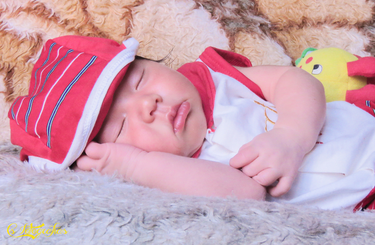 Ensaio fotográfico infantil realizado em casa de cliente em porto alegre