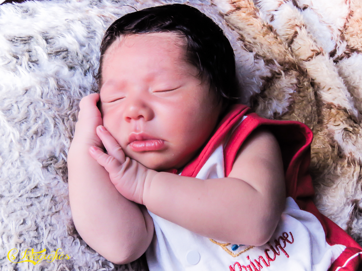 Ensaio fotográfico infantil realizado em casa de cliente em porto alegre