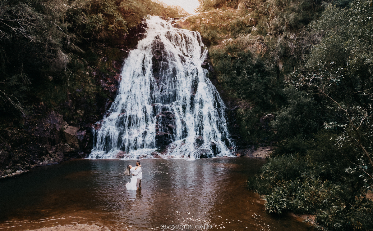 Ensaio fotográfico na cachoeira