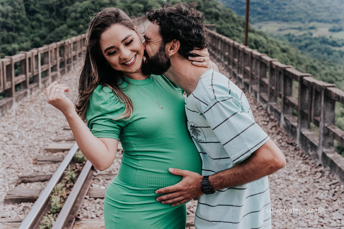 Lindo ensaio de casal no Viaduto do 13.