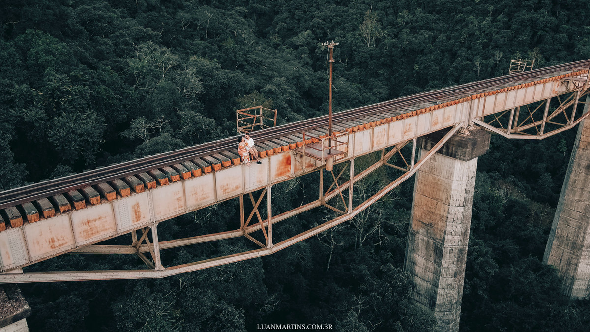 Pre Wedding, Viaduto 13