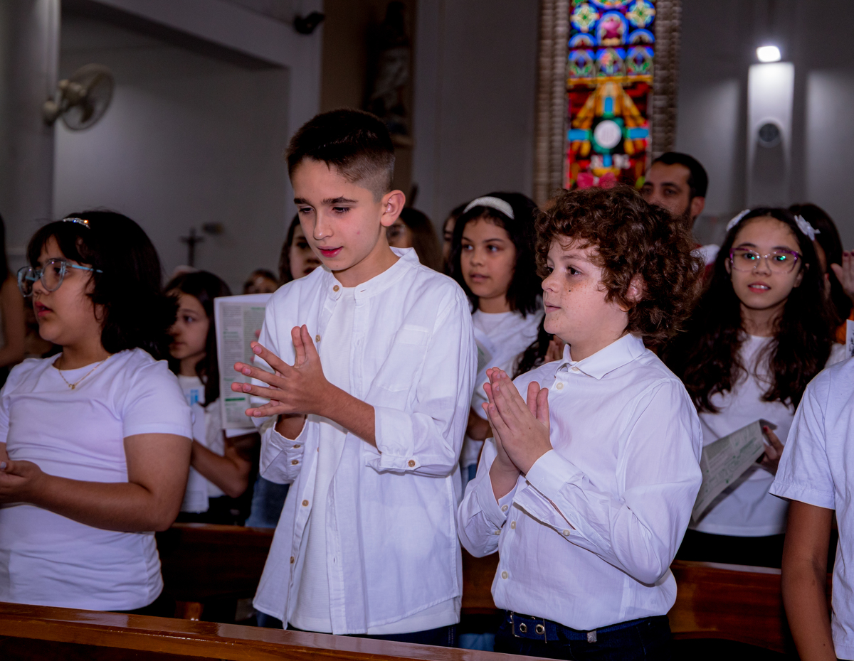 terno infantil, primeira comunhão igreja Paróquia Nossa Senhora dos Prazeres evento familia fotografo em sao paulo zona norte cerimonia religiosa