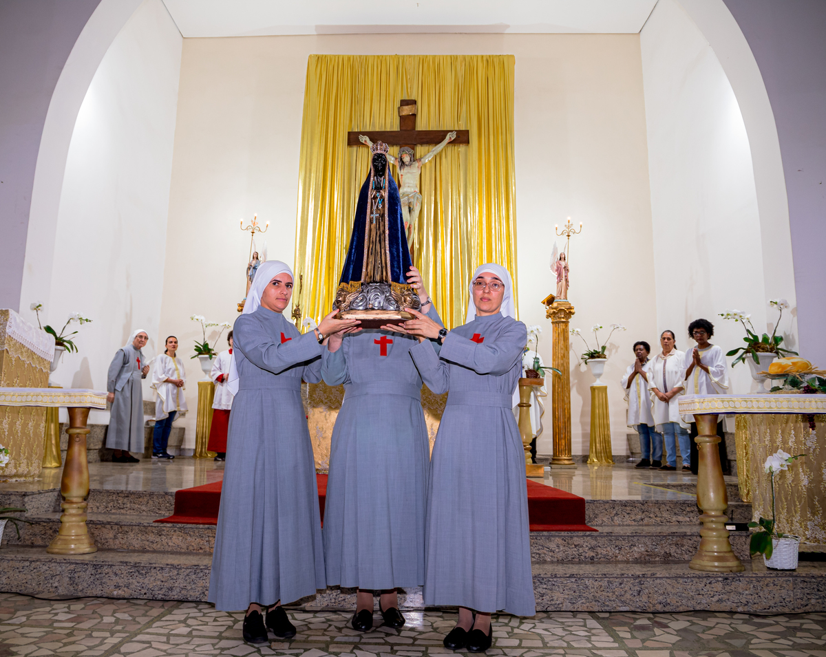 terno infantil, primeira comunhão igreja Paróquia Nossa Senhora dos Prazeres evento familia fotografo em sao paulo zona norte cerimonia religiosa