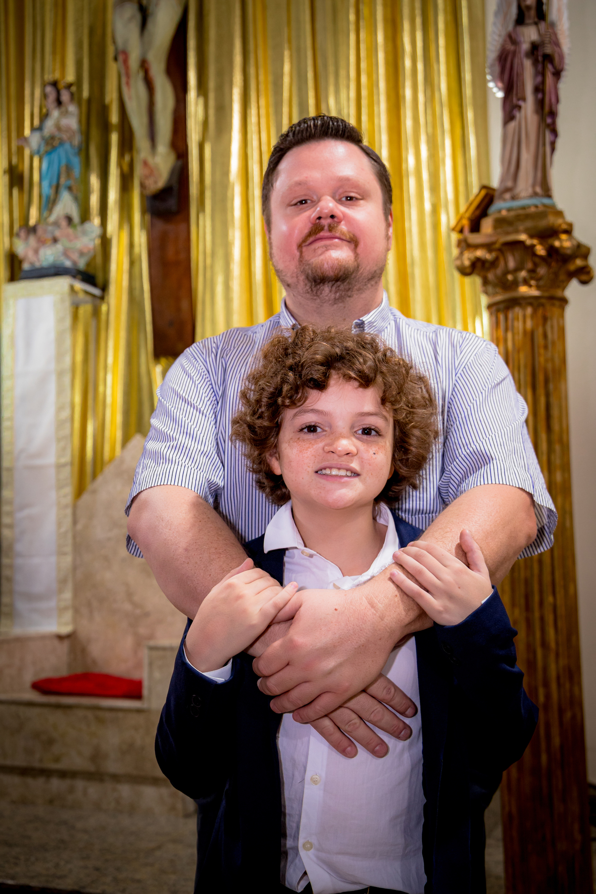 terno infantil, primeira comunhão igreja Paróquia Nossa Senhora dos Prazeres evento familia fotografo em sao paulo zona norte cerimonia religiosa mae familia pai dindas