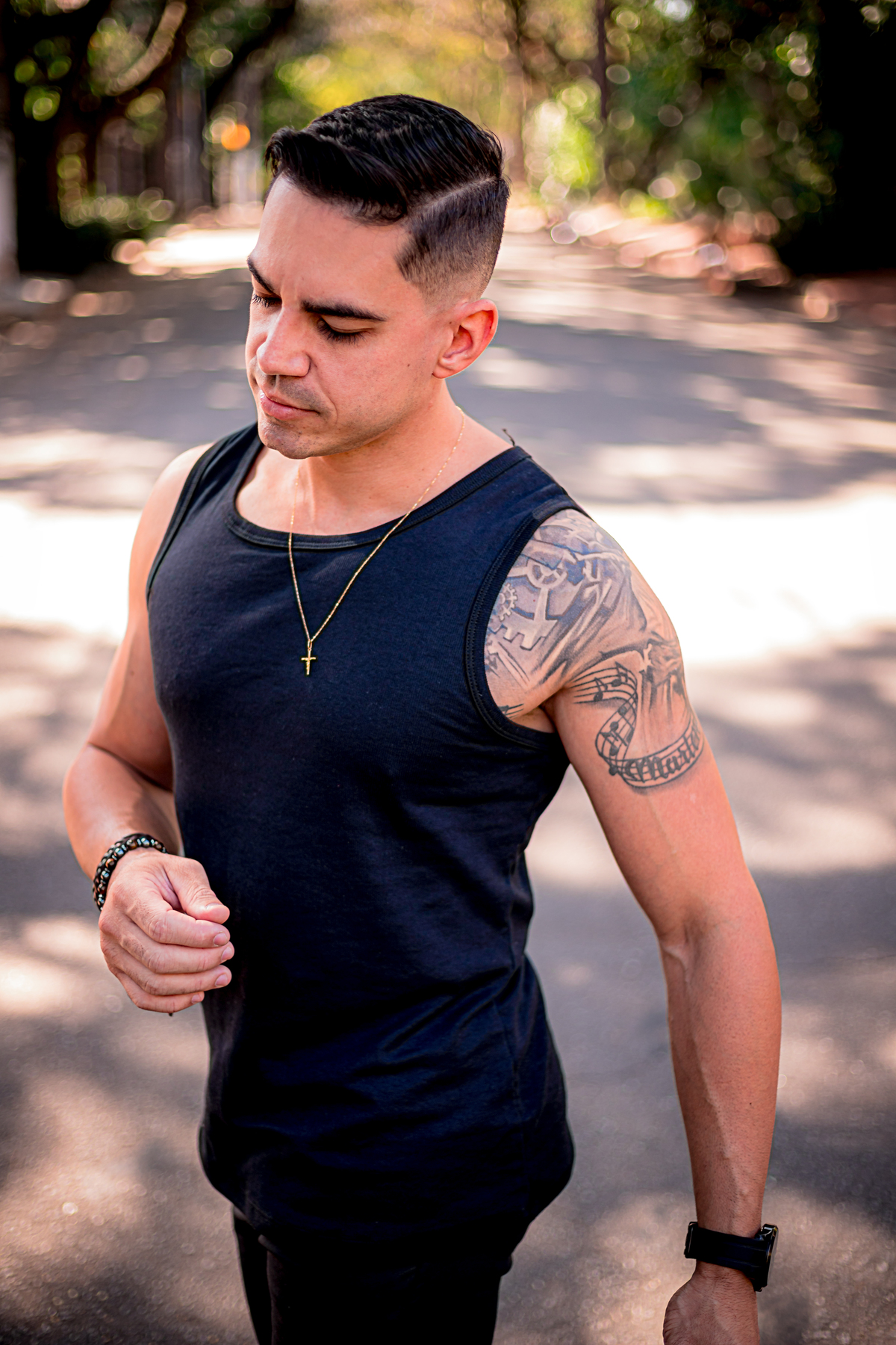 ensaio masculino, branding, hotel, life style, beco do batman, estiloso, bonito, gato, jeans, carro, azul, 