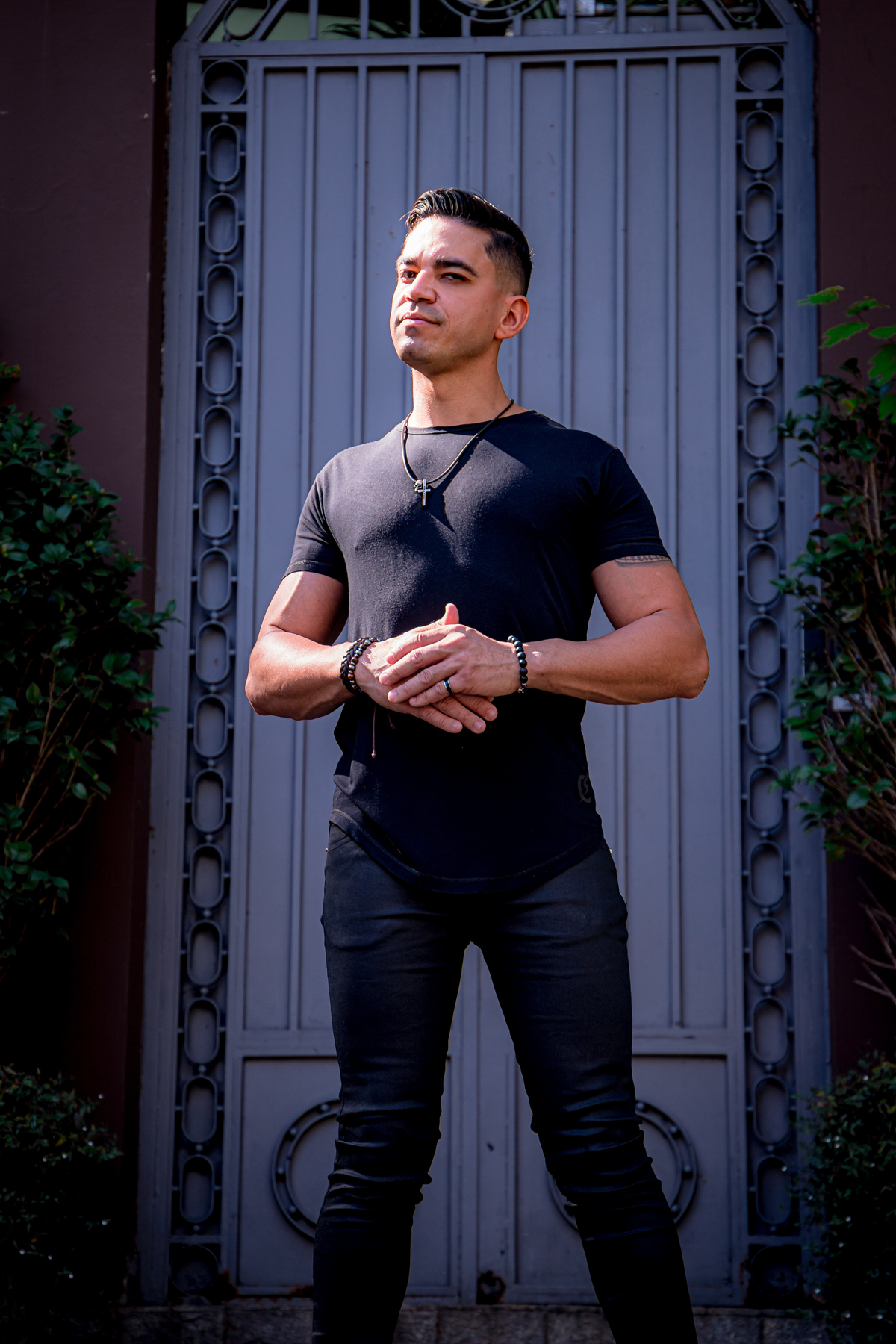 ensaio masculino, branding, hotel, life style, beco do batman, estiloso, bonito, gato, jeans, carro, azul, 