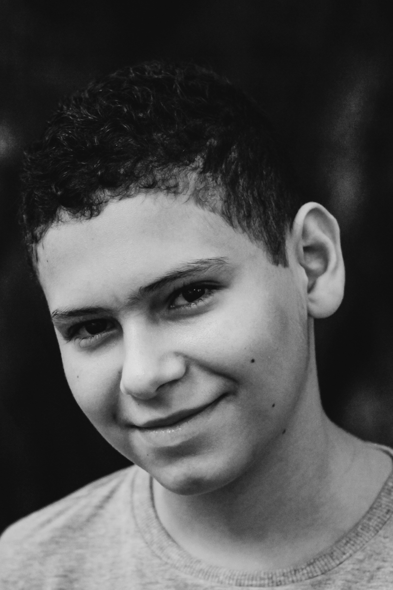 fotografia retrato menino sorrindo feita 
 no parque celso  daniel santo andré são paulo