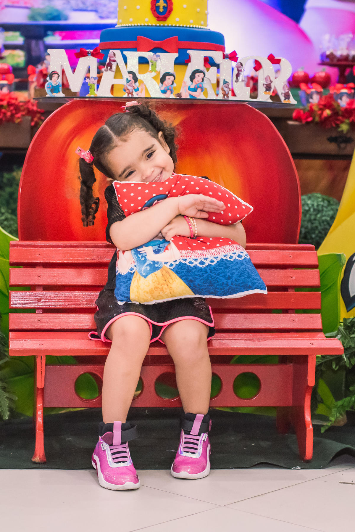 Aniversário de 3 anos da Maria Flor, Muito divertimento com sua família e amigos na casa de festas estação faz de contas 3