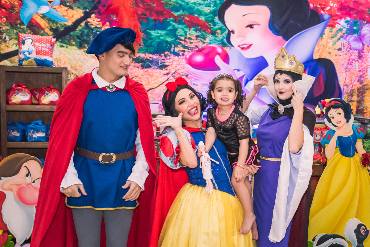 Aniversário de 3 anos da Maria Flor, Muito divertimento com sua família e amigos na casa de festas estação faz de contas 3