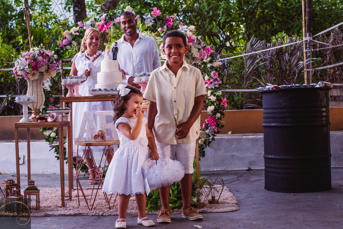 Os noivos, a dama e o pajem. 